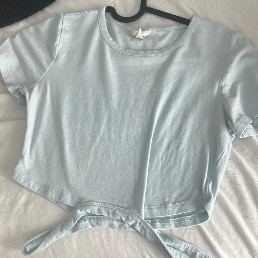 blue crop top